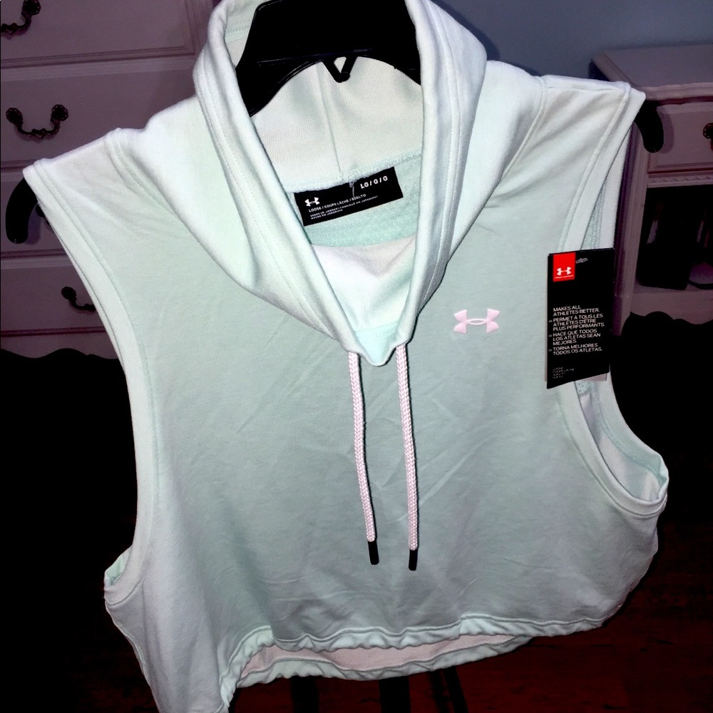 Never Worn Under Armour Sleeveless Workout Shirt